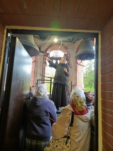 28 сентября Топловский монастырь посетила группа прихожан храма Божией Матери «Всех скорбящих радосте» с. Далекое Черноморского района
